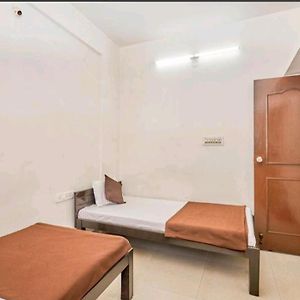 Transit Dorms - A Backpackers Inn & Hostel